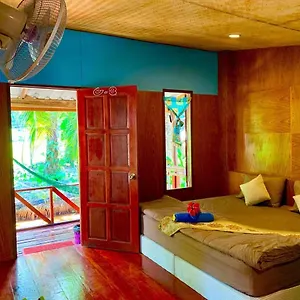  Séjour chez l'habitant Lantacoconutgardenbungalow